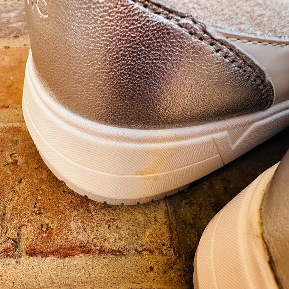 Men's Vionic Light Grey Athletic Sneakers - Picture 5 of 9